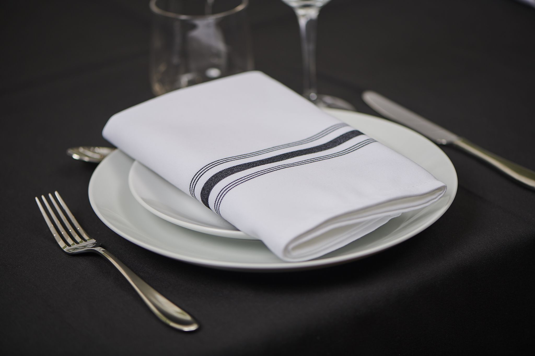 High Quality Signature Table Napkin Used for low-key Indoor Weddings