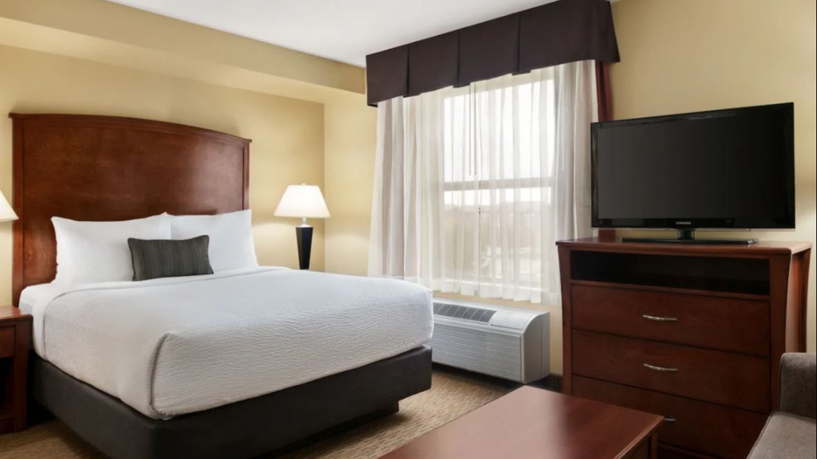 Days Inn & Suites by Wyndham Sherwood Park Pillows | Eden Textile